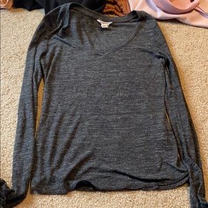 Forever 21 heather grey long sleeve v neck!